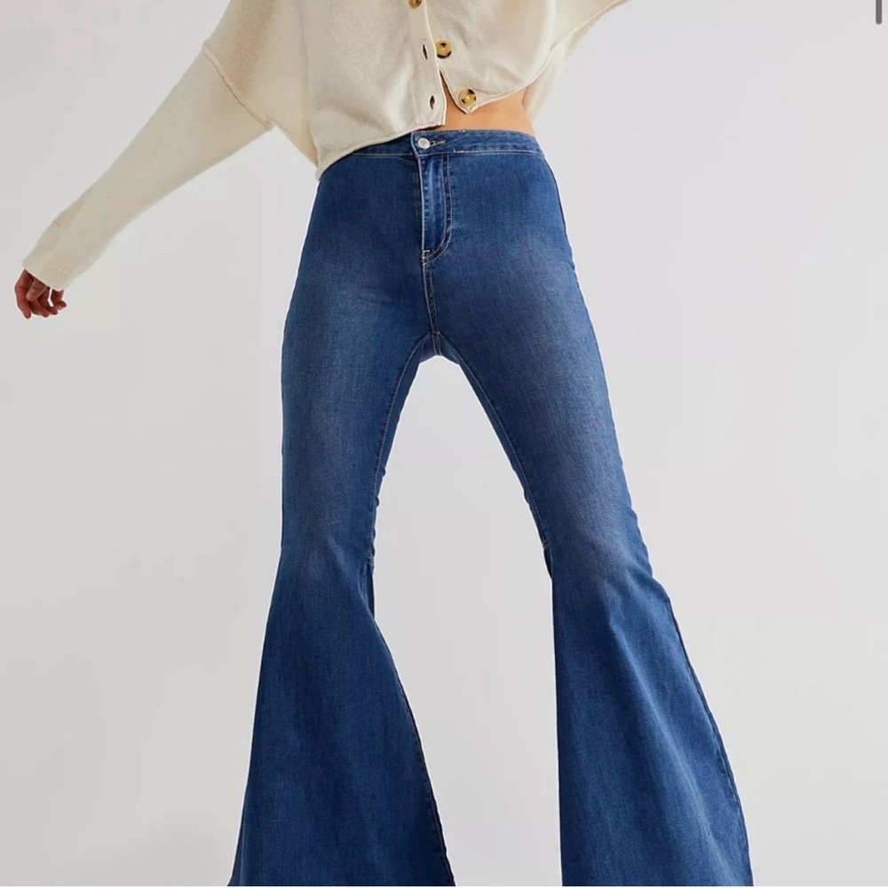 Free People High-Waist Blue Flared Jeans - Size 27